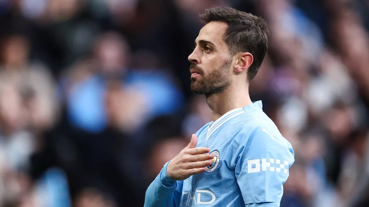 Bernardo Silva sets deadline to resolve Man City future as Barcelona await news