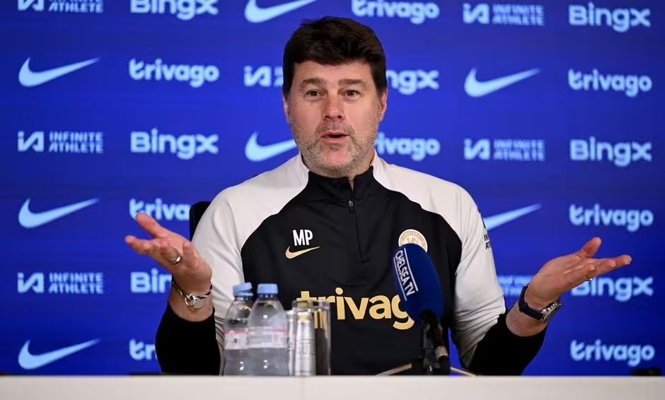 Mauricio Pochettino tipped to join Man Utd with Chelsea boss threatening to quit