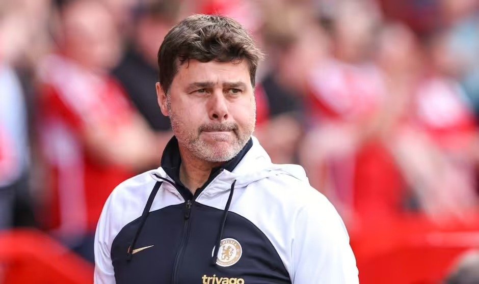 Mauricio Pochettino tipped to join Man Utd with Chelsea boss threatening to quit