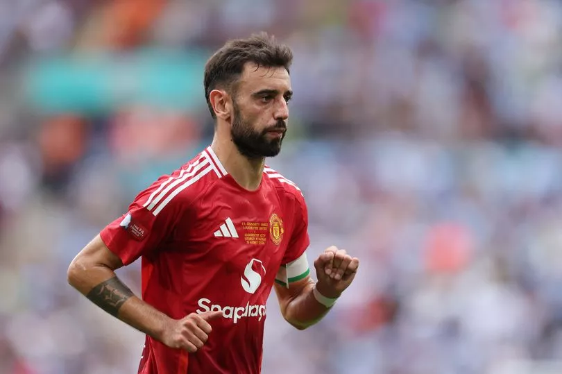 Man United double transfer 'medical' planned as Bruno Fernandes agreement claim made