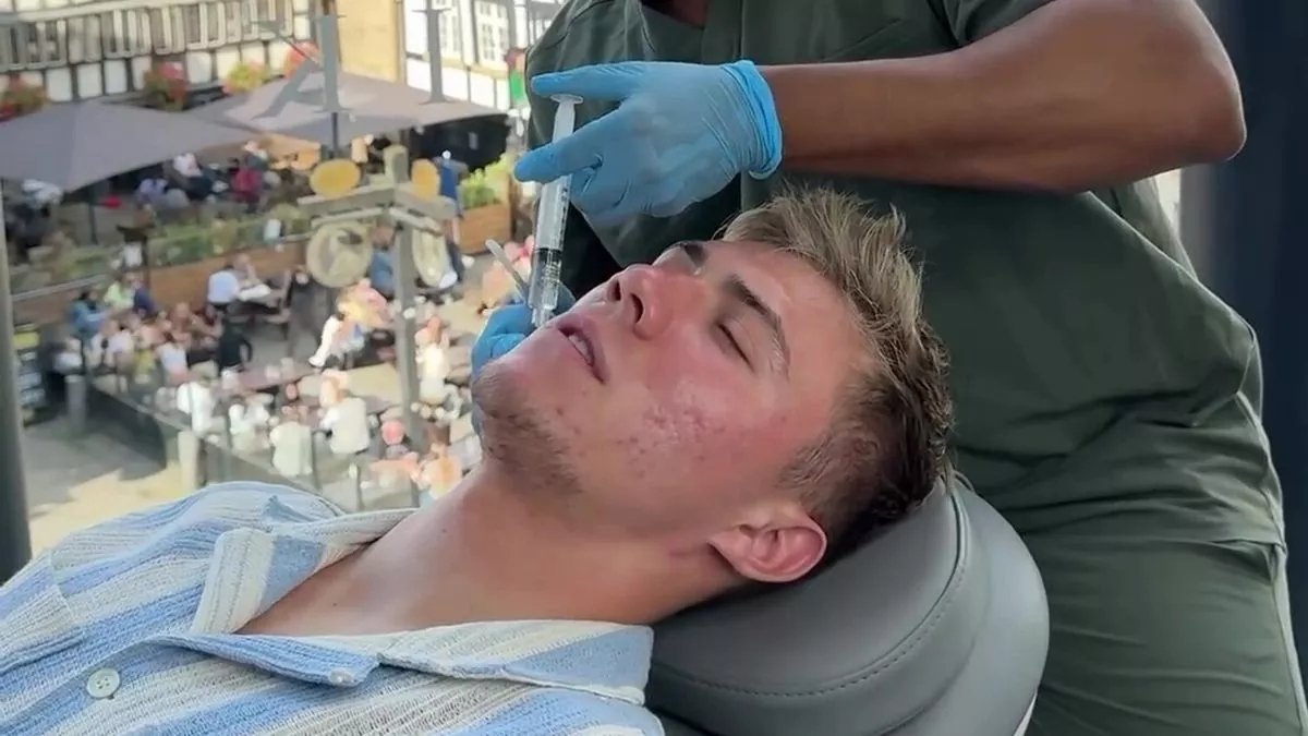 Man Utd star Rasmus Hojlund undergoes costly laser acne treatment after skin "blew up"